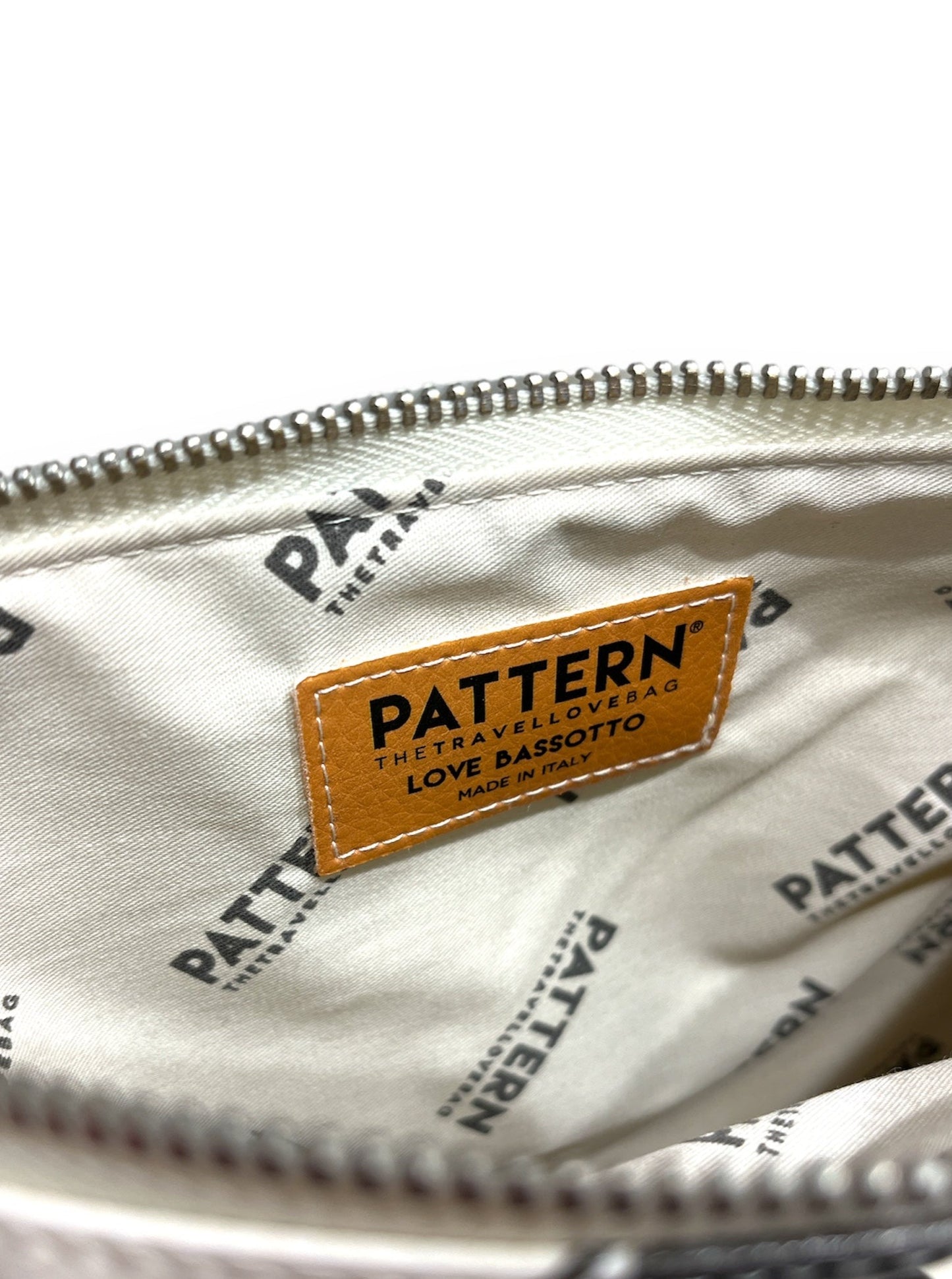 Bag con Tracolla dorata BASSOTTO