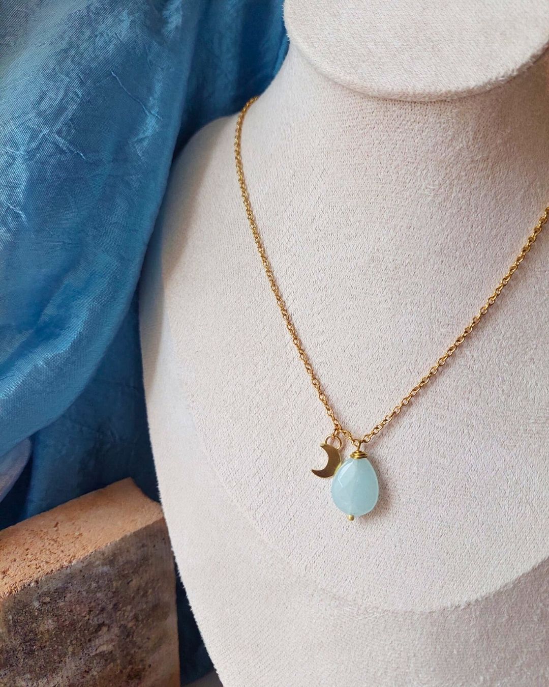 Collana LUNA celeste