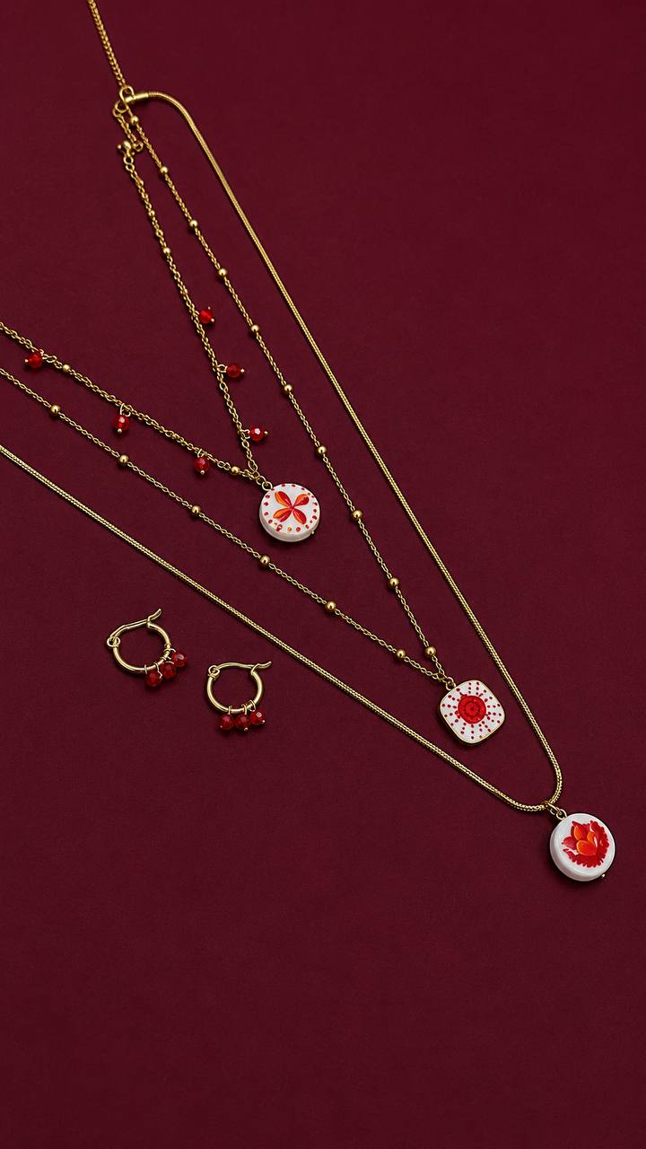 Collana tre fili rossa Feminist like ROSALIA
